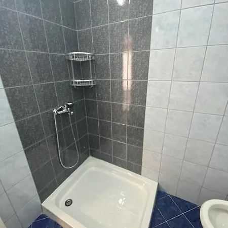 A&t * Durrës